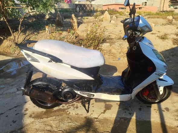 السلام عليكم 👋
♦️للبيع او مراوس ويا بوتين 
♦️ماطور رايسنك كوري 🇰🇷 
♦️مكينه شرط 💯
♦️هورن اشاير لايت زينون عالي ناصي
♦️مكاني موصل الأيسر 
♦️السعر[350] بي مجال لطيبين

***********
