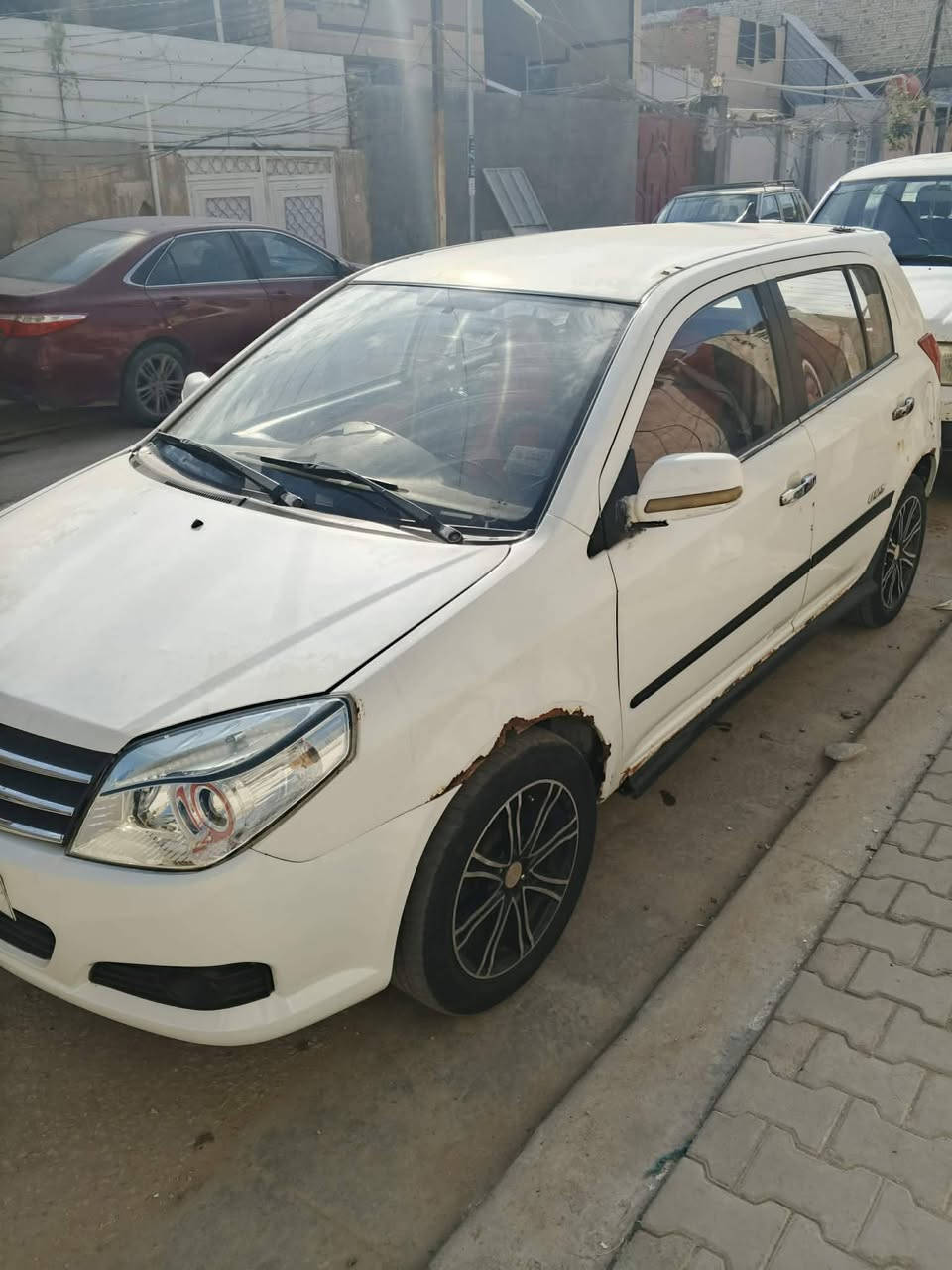 السلام عليكم سيارة جيلي مديل 2013 سيارة جاهزه من كلشي بأسمي سعر 35 مكان السيارة النجف
***********
