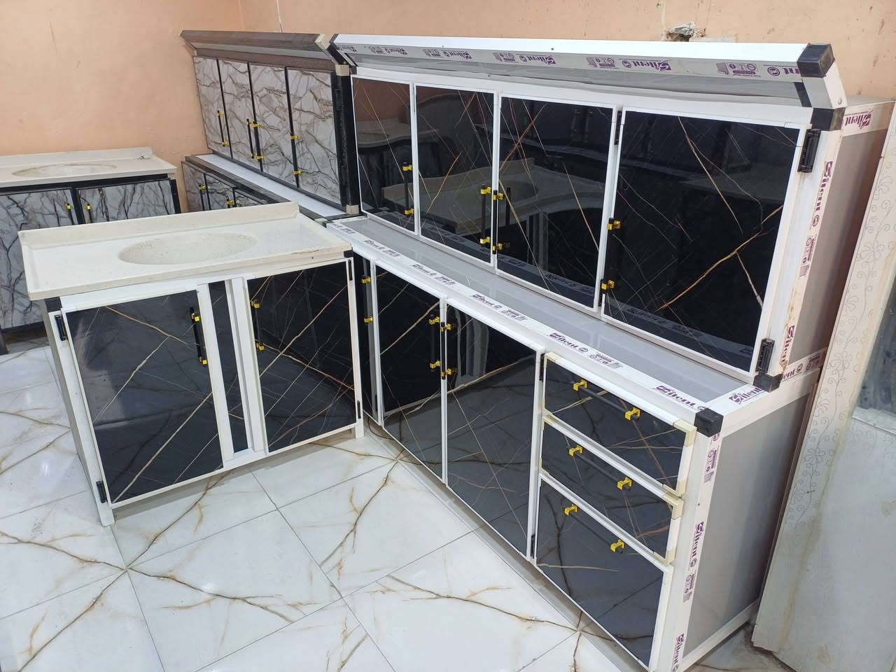 للبيع
***********

الغراض كله جديد 

وسعار مناسبة

العنوان الخضر شارع جياشي محلات ال حجي رشيد 😍
