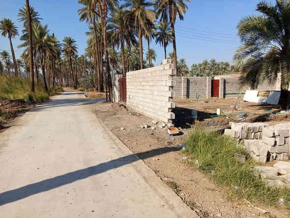 قطعه ارض ركن للبيع مساحه 220م الوجه11م النزال 20م طابو زراعي سند 25 ماء وكهرباء  وتبليط واناره سياج ابلوك و مجهزه لإنشاء مزرعه بهرز فرع مسجد عائشه قرب نقطة الشرطة السعر 42مليون وبيه مجال للشراي للاستفسار خاص او ***********
