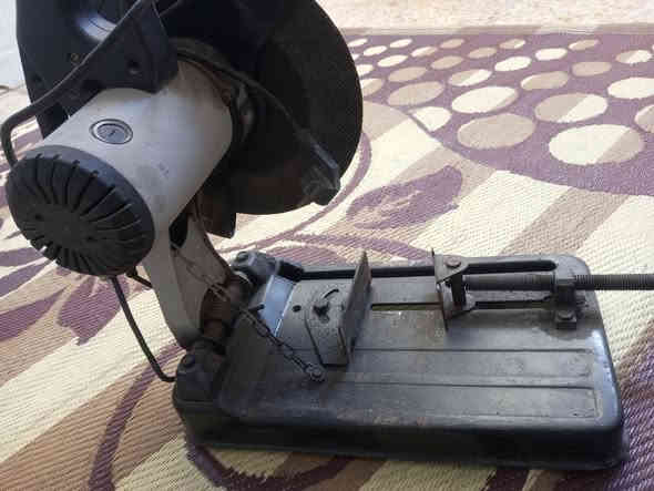 كتر حداده باله الماني اصلي نظيف ومامستعمل هواي مال بيت شغال وكامل للبيع ١٥٠ وبي مجال للشراي مكاني الزعفرانيه شارع الجواهري ***********
