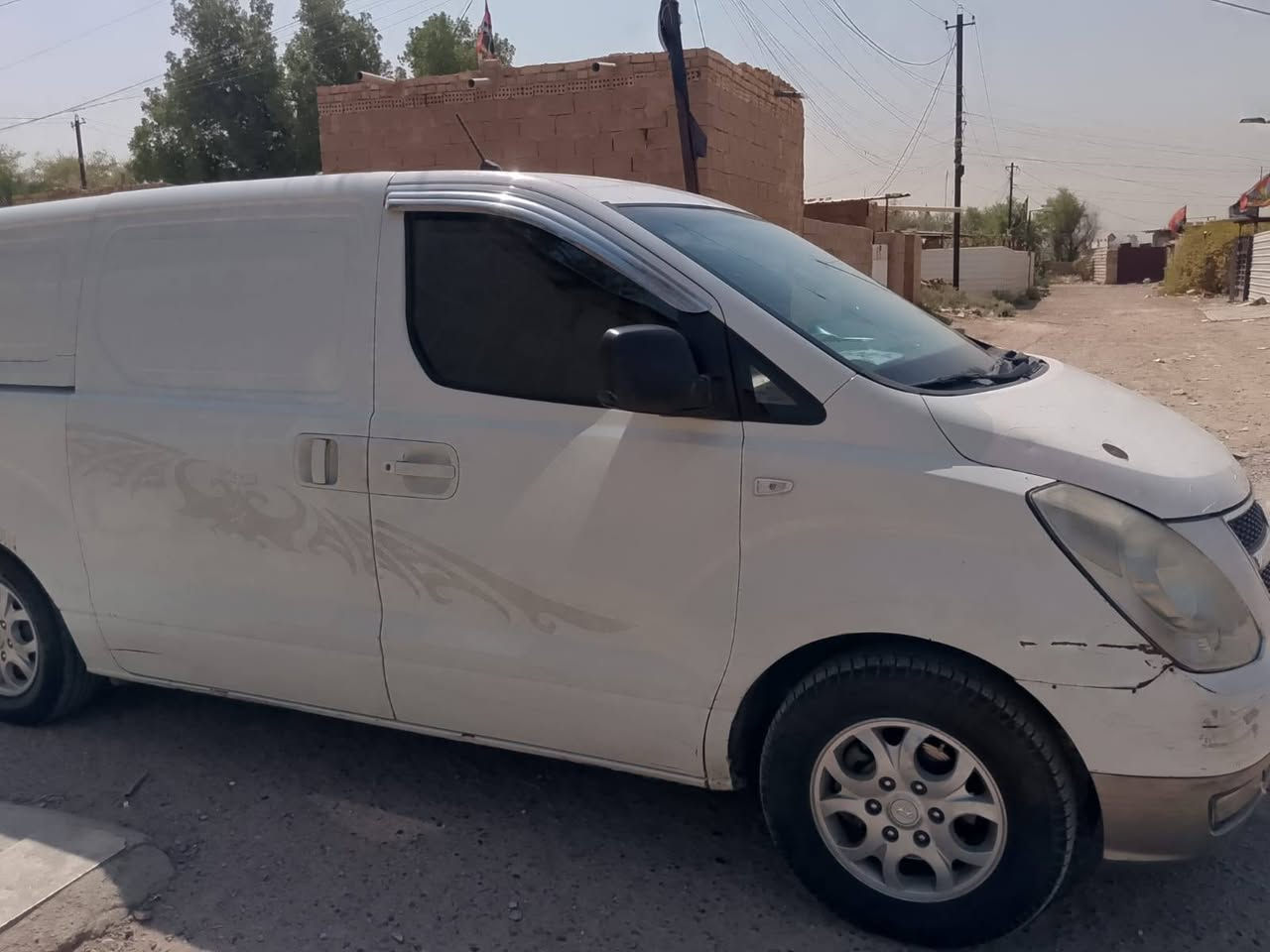 سلام عليكم شباب سياره استاركس فان موديل 2011 رقم بغداد قديم بدون صبغ بيها طخات خفيفه ومعمره بدون صبغ مكينه بيها خيط تبخير مكينه سبلاين عنواني بغداد مدينة الصدر استفسار واتساب أو اتصل ***********
