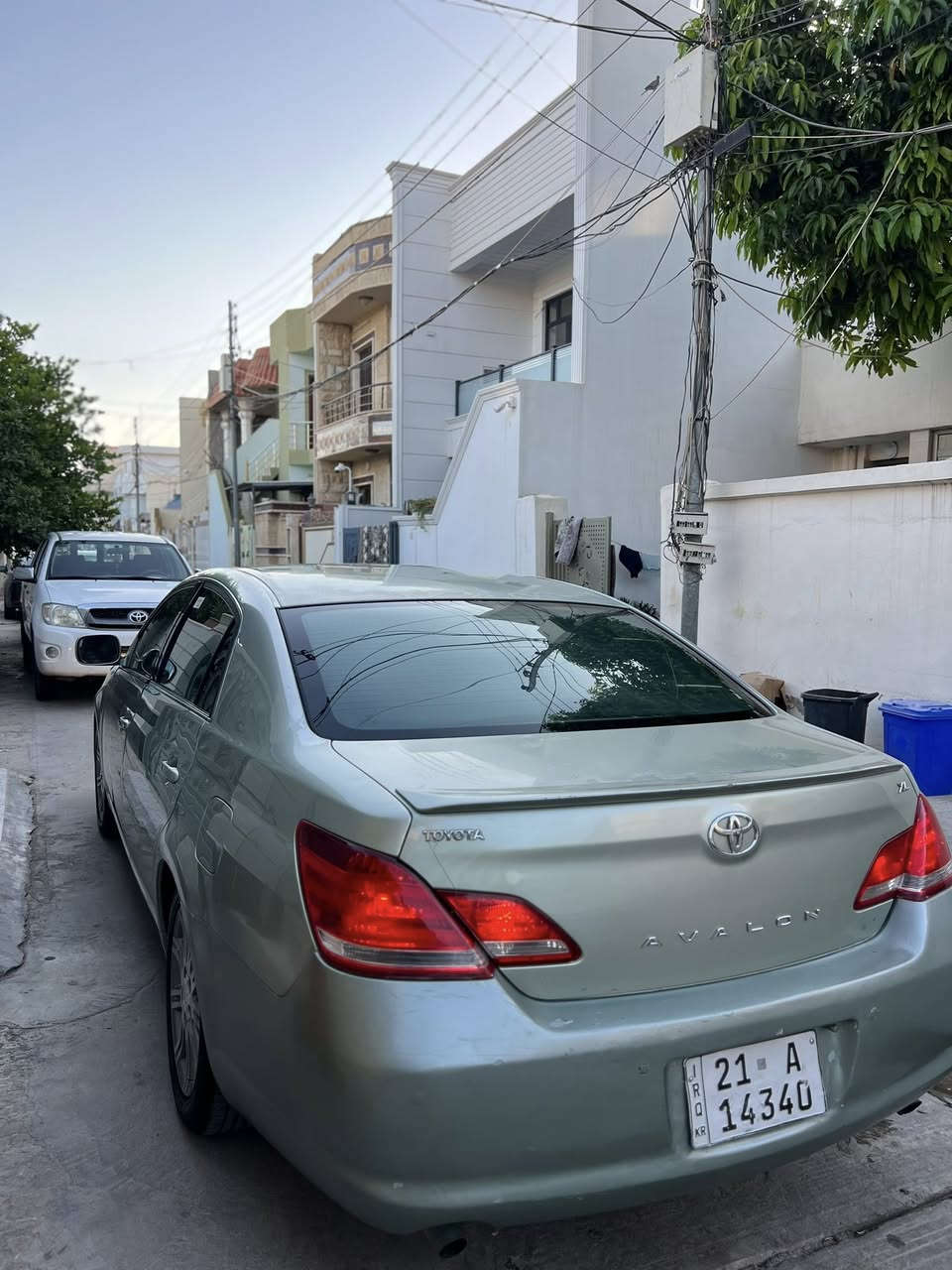 Avalon 2005
بۆ فرۆشتن سە نەوی تازە یە  
تایەی تازەیە
دسکو دەبڵ هەموی تازەیە بیلادی بۆ دانراوە
بەس سلاید نیە 
دووپرچەو نیو بۆیاخە  
شوێن کلار نرخ 98 
ژم.***********

