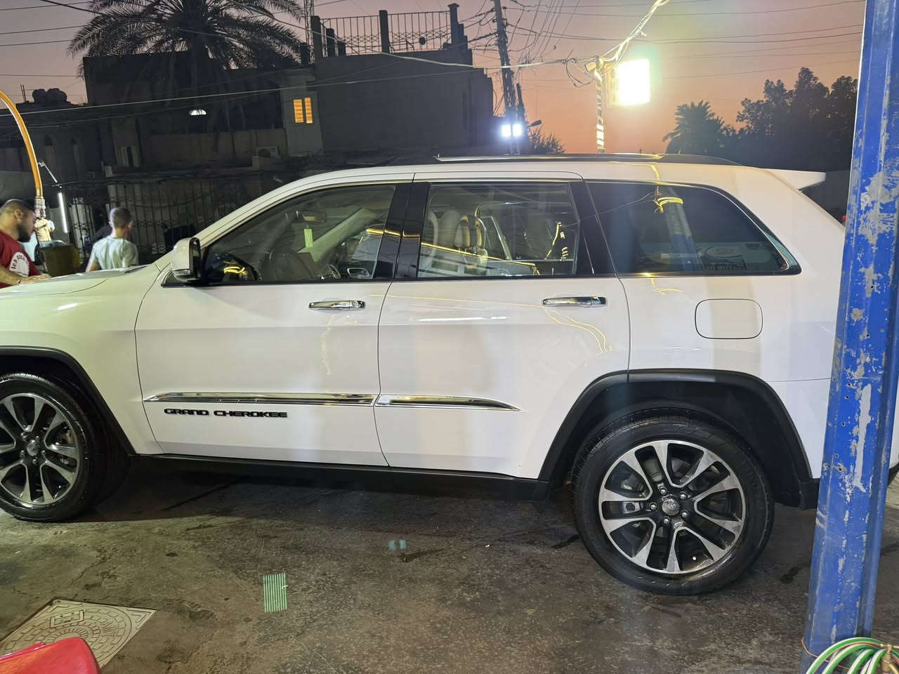 7‏JEEP201
جيب فئة:    لمتدد 

موديل:  2017

مكينة:     V6 3.6

سياره خليجي  مكفولة الضرر عدا صبغ 3 اصابع الجاملغ الامامي انطخت بايدي بالعراق الصوره مرفقه

السعر 265 وبيه مجااال 

اتصال : ***********

المواصفــات  1/1

شادلها شاشه لكزز ب 600$ والشاشه الاصليه موجوده 

وزارع عدسات ب 500$ 

بصمه 

بانورامـــا

كشن جلد حار بارد -

داخل قرميدي

ستيرن هيتـر + كهرباء

نظام توقف اوتـو ستوب

حساسـات امامي خلفي

صندوك كهربائـي

سماعات سستم صـوت

دمام بالصنـدوك

بصمة و تشغيل عن بعـد

كيج الكترونـي

نظام متعدد اوتو للطرق

مري قلاب وشفط 

شراي حياك الله تعليقك السلبي خلي الك وهم جزاك الله خير 

العنوان / بغداد
