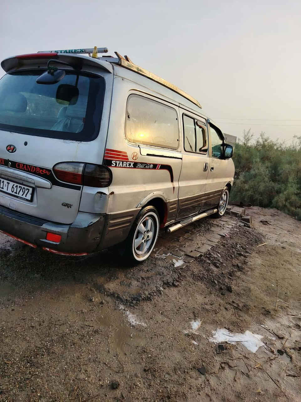 استاركس مفتوح لا صبغ ولا معجون ولا ضربه حداديه مشتغلها وره وكدام محرك بدابه تبخير بدون تنقيص رقم بغداد انكليزي مصفره مكانها ناصريه سعرها ٦٥ وبيها مجال ***********
