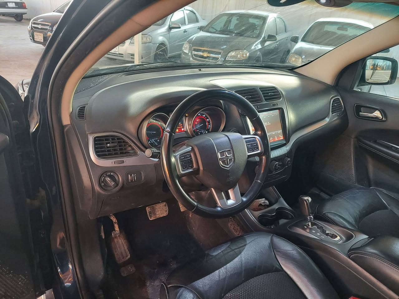 دوج جورني موديل 2017 کروسرود فول للبيع ،
4 سلندر محرک 7 راکب 3 قطعه تبريد مركزي ،فول بصمه ،
سياره ضررها خفيف قطعتين صبغ جاملغ و بنيد ، بدون دواخل ، محرك ، كير ، تبريد ، كهربائيات ، طخم طايات كلها جديده و شرط ،
السعر :- 123 $ وبیها مجال عنوان قضاء بردرش بین عقرە و موصل ،
     ،،،،،،،،،،،،،،،،،،، *********** ،،،،،،،،،، واتساب + فایبر ،،،،،،،،،،،،،
