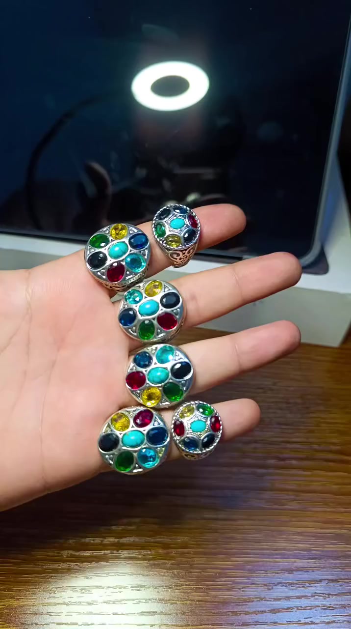 خواتم جمالية 🌹🌹
سعر القطعة الواحدة 10 الاف مع توصيل قطعتين مع ⭕ توصيل 15الاف⭕
رقم ***********⭕
