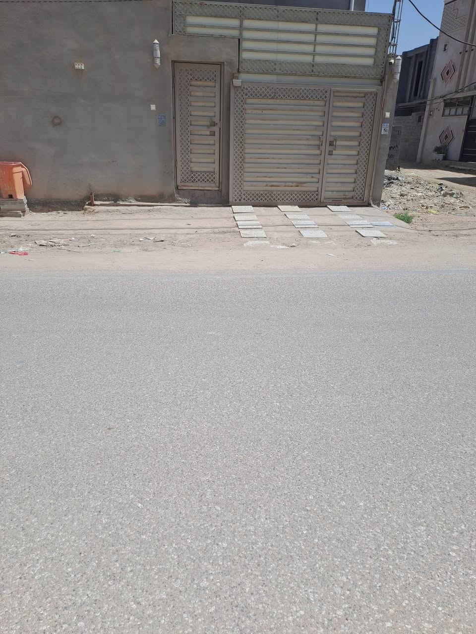 السلام عليكم
يتوفر قطعه 300متر تجاريه مباشر ع التبليط شارع تجاري طابو سند 25 من صاحب السند مباشر والخدمات فوگ الفول عنوانها شارع بغداد الدخول حي الحوراء تبتعد عن الشارع العام 500متر

ملاحظه السعر بلاش شرط جوه السوگ

اي استفسار الاتصال بالارقام التاليه

***********/وتساب ***********
