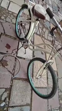 بايسكل للبيع يحتاجله تاير خلفي سعره 50 الف 07718611120