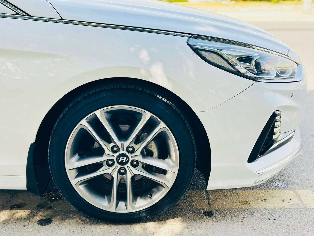 هونداي سوناتا موديل 2019 خليجيه مكفوله فول واحد ع واحد بصمه. بنوراما حساس امامي خلفي لايت زنون ديناميك  كشن كهرباء  جديده السياره ما بيها نقص برغي للبيع او المراوس حسب القناعه 

هاتف *********** بغداد, العراق
