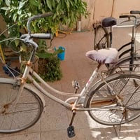 دراجتين • ابيض • اسود