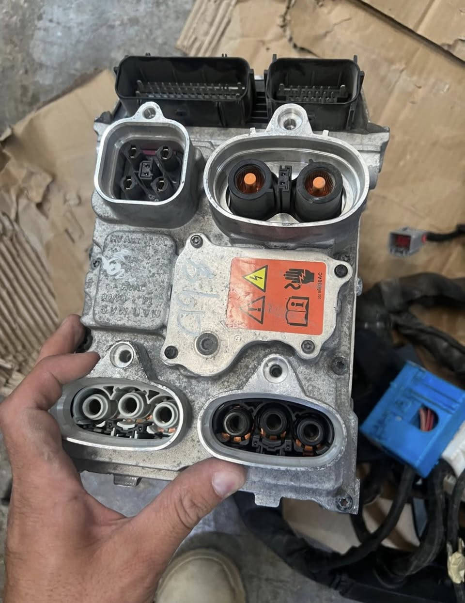 للبيع قطع غيار جيب رانجلر هايبرد 2023 
افنتر مع عقل محرك مع ظفيرة 
للاستفسار***********
