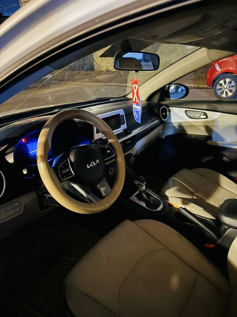 السلام عليكم اخوان…
للبيع كيا سيراتو خليجي موديل 2022 رقم اربيل بأسم صديقي تحويل مباشر ماشيه 74 مكفوله من الصبغ بيها بارد ممصلح بالداير مال الجاملغ الخلفي اسفل الباب ورصعه بالتكمه مال باب الصدر واضحه بالصوره وايضا ممصلحه محرك 1600 دوش سعرها 153 $ عنواني السيديه ***********
