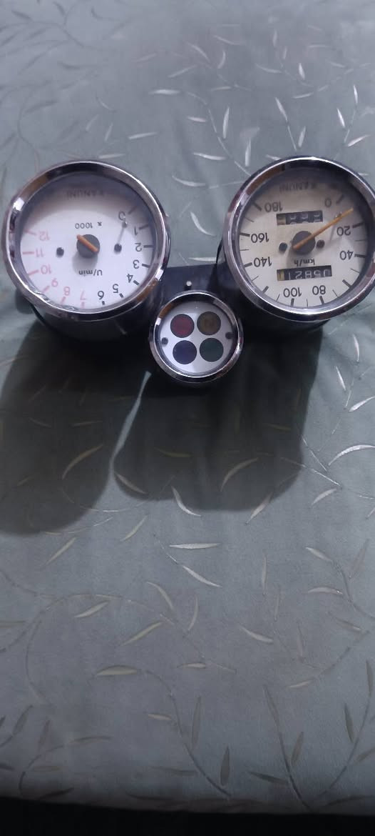 السلام عليكم  كابريتة السعر خمسة وعشرين مال تفصيخ كابريتة حلوة ودشبول مال قمبورة بتلاثين الف ***********
