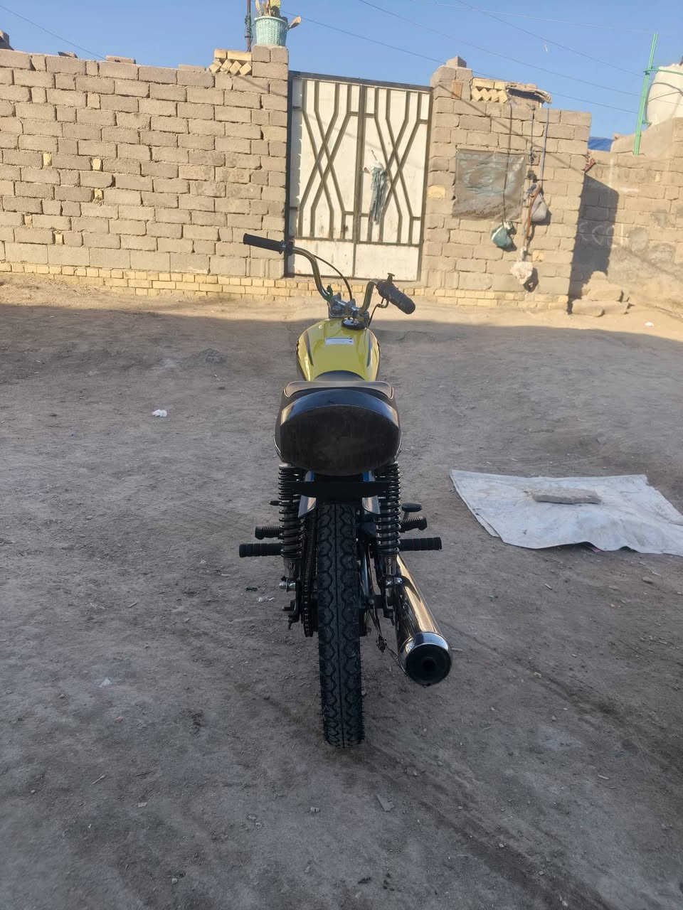 عمي سلام عليكم دراجه توهه معمره شاصيهه  23 اوراق اسكنر دراجه نضيفه وحلوه اوراقه كامله دراجه شلعه ومعدل السعر 600 وبيهه مجال حك الجيه راسني الخاص مفتوح مكاني حي الشهداء


**إذا كنت صاحب هذا الإعلان وتريد حذفه لأي سبب، رجاءا أرسل رسالة إلى الدعم الفني**