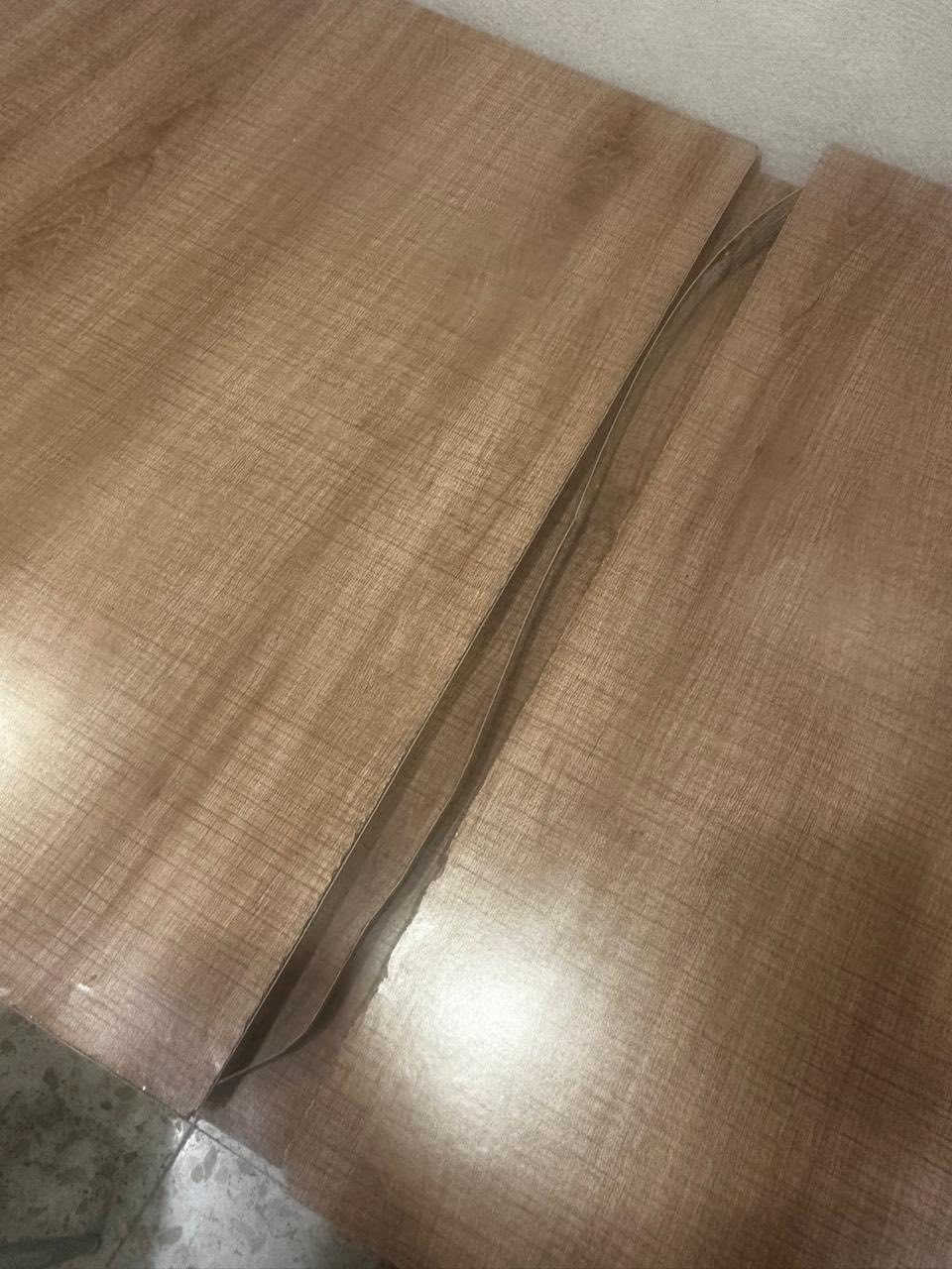 ميز للبيع  ب100 مكانه حي تونس قرب جامع القران الكريم للاستفسار اتصلو ع رقم واتساب ‭0786 058 3660‬
