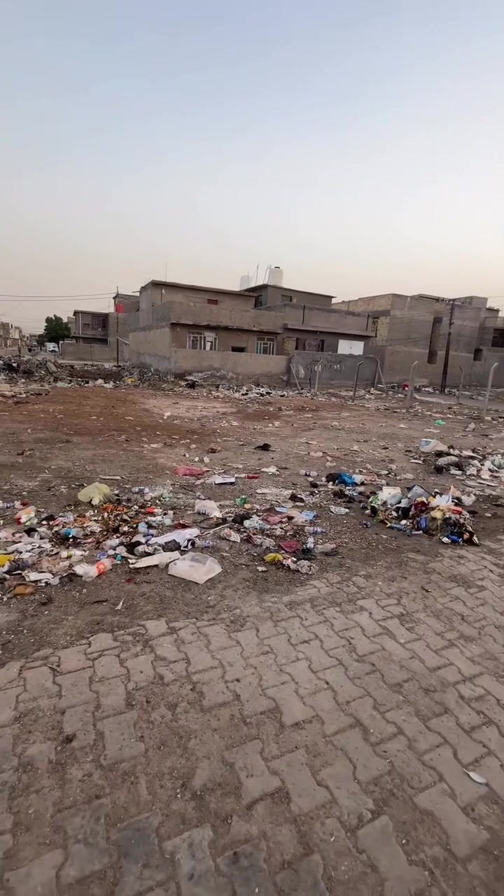 ‏قطعة تجارية للبيع ملك صرف مكانها بغداد قضاء المحمودية شارع حي العسكري الرئيسي مساحة٣٠٠م
واجهه ١٥نزال ٢٠
￼ مكتب الخالدي أبو يزن موبايل *********** أثير *********** كلهم بيهمWhatsApp
