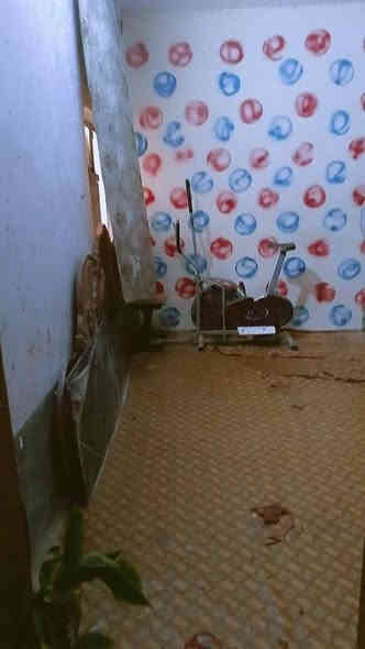 السلام عليكم بيت اللبيع مساحه 100متر طابق ونص فوك غرفتين كاملات وصطحين بي كبار عنوان الشعله مقابيل قطاع السابع بفرع حسينيه زينب الحوراء رقم الهاتف ***********
