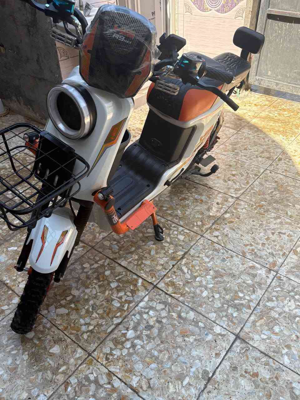 السلام عليكم
دراجه R9 max 2026 ماصار شهر من اخذته جديده للبيع 

المواصفات معروفه 5 بطاريات كبار من شركه HIS والملف 2000w واط حقيقي الكفارات امال الكعده لي ورة موجوده و دواسات الراكب الخلفي هم موجوده وبيه هواي اضافات مامذكورة

السعر 680 الف وبيه مجال 
***********

العنوان بغداد الدورة
