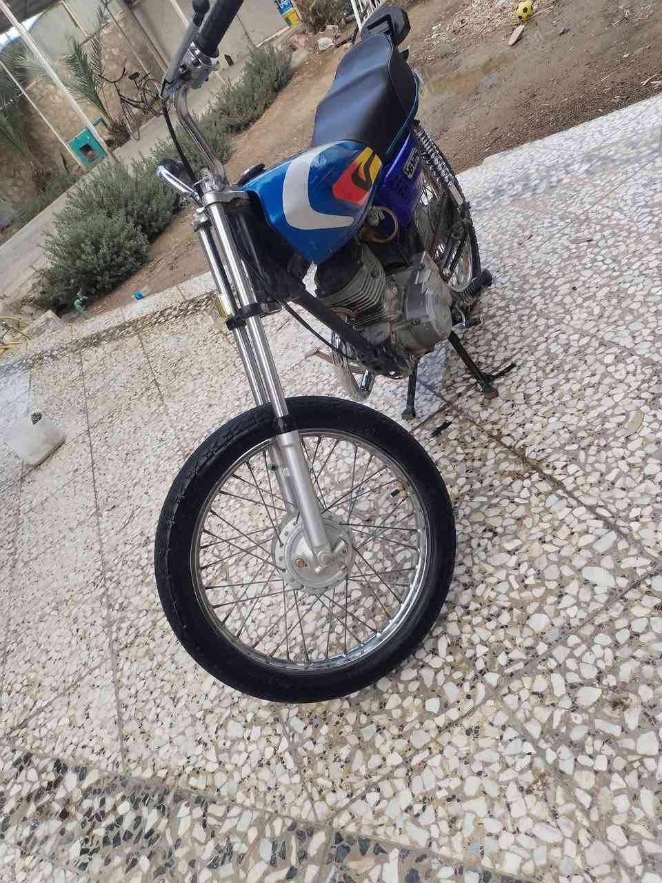 اسلام عليكم شباب دراجه شوفت عينك الدراجه كلك المحرك قديم المحرك مجفت مرتين وهاسه كايمه مكاني ديوانيه قضاء سنيه السعر 185وبيه مجال حك جيه وهاذه رقمي وبيك خير وتدللا ‏‪***********‬‏  تصل وبخدمكك
