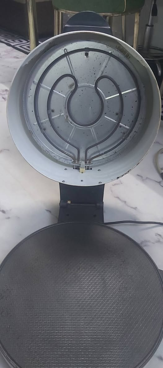 السلام عليكم ورحمة الله وبركاته
صوبة حجم كبير 
فرن للخبز والمعجنات ارضية كرانيت 
للستفسار ***********
