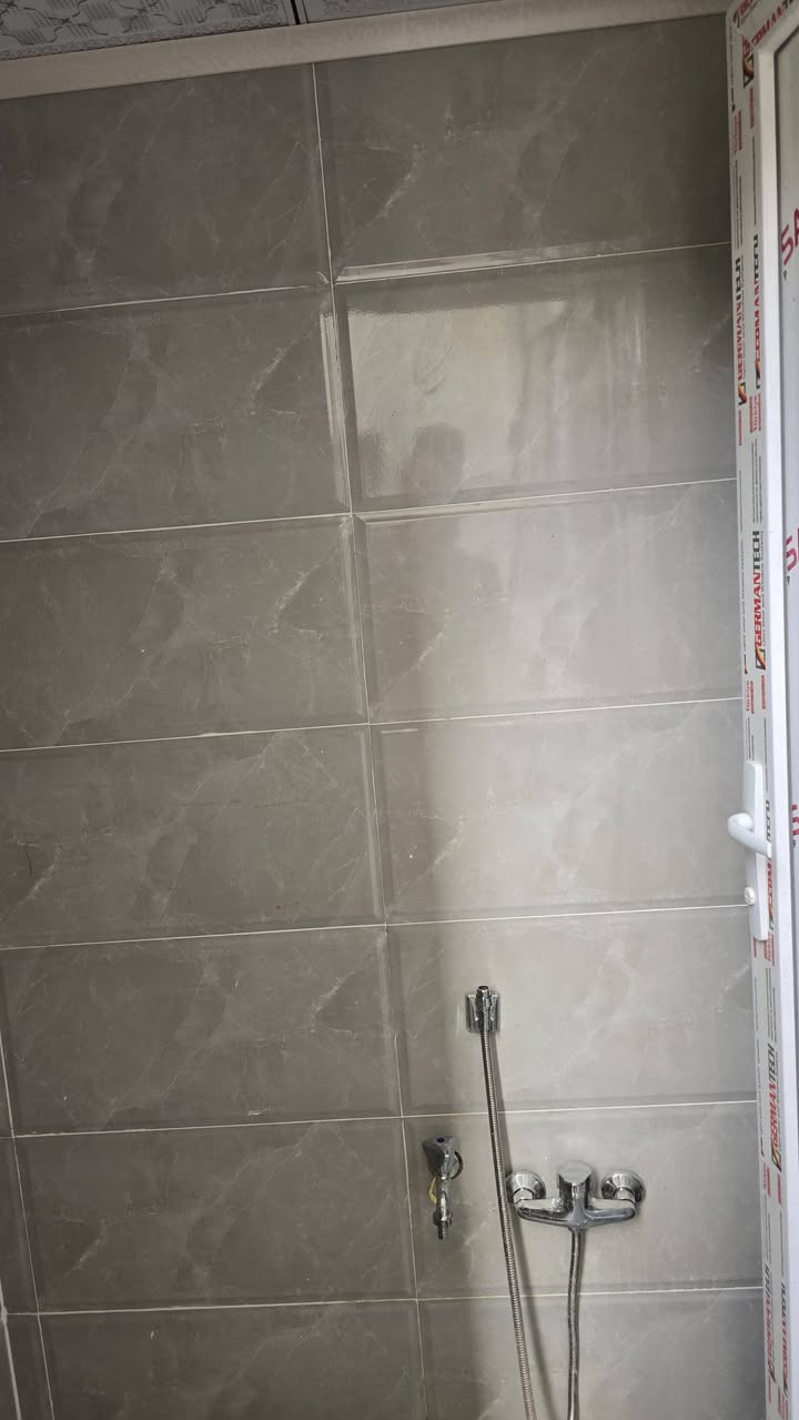 دار للبيع المساحه100م حي الوفاء منطقه ال 40الف قرب مجمع الجواد طابق واحد غرف صاله ستقبال مطبخ صحيات البناء جديد درجه اولى للستفسار ***********حجي باسم
