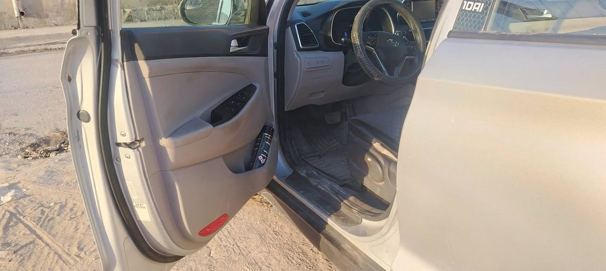 السلام عليكم توسان 2019 أمريكي السياره جاهزه ماشيه ١٠٠ ابيع مصبوغه عام سنويه لل ٣١ بسمي تحويل مباشر للاستفسار ***********
