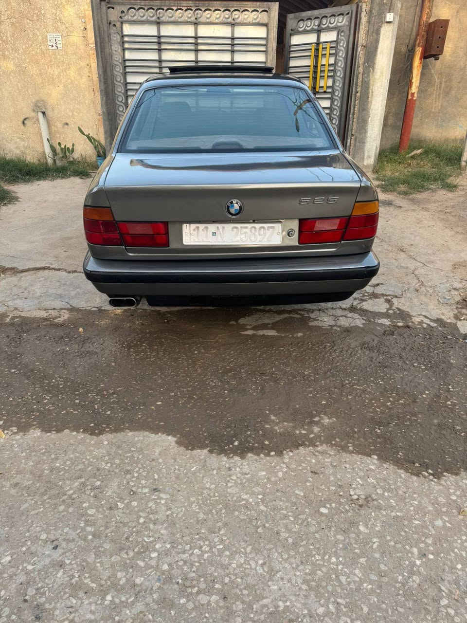السلام عليكم إبي أم للبيع موديل 1991 سياره جاهزه مكفوله لا ضربه ولا خياس مكينه خير من الله كير حداديه جاهزه مكينه مسكر عدله هستوه مصبوغه بعدهي مابولشه مابيه شخط تخم تاير  فتحه برده خلفيه بجم عريض حجمه 525 رقم بغداد شرط تحويل مكان السياره بابل الهاشمية بيع فقط سعر 58 وبيه مجال الاتصال ***********
