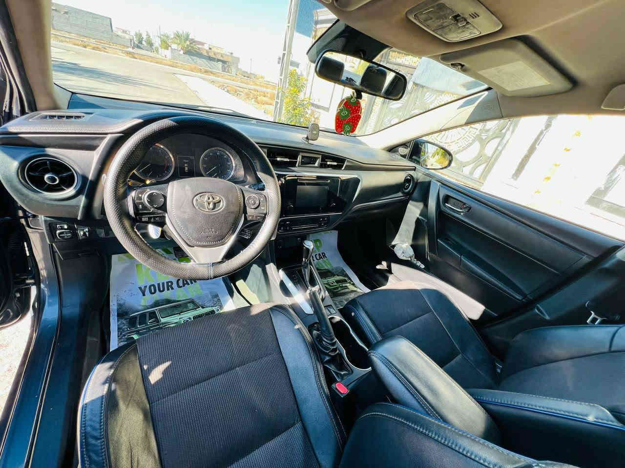 سلام عليكم كورلا اس اي فول مواصفات عدا الفتحه ولبصمه 
موديل 2018 اس اي . رادار شغال حجر بيئه موجود  تحديد مسار مانع انزلاق  نظام ايكو  وسبورت وعادي لايت زنون ااا
عالي ناصي ابلادي شركه .. بجم كبس .. ظررها من امريكا ...
جاملغ خلفي فقط  ..  صدر امامي خلفي جديد  .. تحكمات ستيرن  شفتات استيرن  كشنات جلد وبعد مواصفات ل ايس
معروفه سيارة جديدة ومال جناي .. لشراي يتصل ع الرقم فقط مكانها ديالى ناحيه الوجيهية ‏‪***********‬‏ 
السعر 133 وبي مجال
