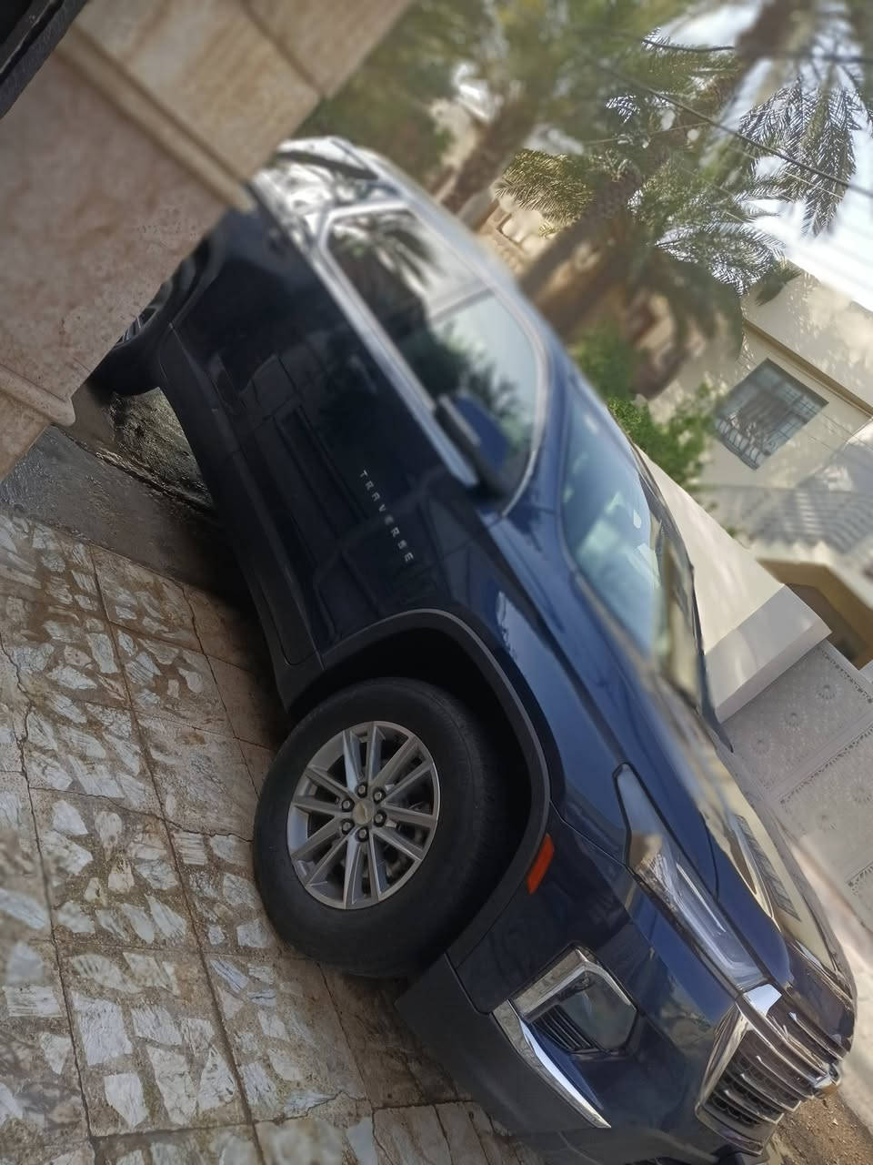 السلام عليكم رمضان كريم عليكم
ترافرس موديل 23 
مواصفات Lt2  معروفة 
مفتاح التشغيل بصمة وتشغيل عن بعد 
3 قطع تبريد 
5 بصمات ابواب 
صندوق كهرباء 
كشانات الامامية كهرباء 
تدفئة بالكشنات 
تدفئة مقود 
سايد بريك بصمة 
شاحن موبايل واير ليس 
مخارج UBS
رادار امامي + تحديد مسار 
رادار جانبي نظام النقاط العمياء 
اشارة بالمرآة 
شاشة قاصة تدعم نظام الاندروي
كشافات امامية زنون 
حجم الاطارات 18 انج ويل كب 
حجم المحرك 6 سلندر  3600 
ناقل الحركة 9 نمر 
عداد المسافات الحالي ١٥ الف مايل 
السيارة رقم فحص بسمي تترقم جميع المحافظات
الضرر جاملغات خلفيه وجنطه وبنيد
ايرباك كشن + بردات ضارب 
جميع صور المزاد والتصليح عندي 
عنوان بغداد رقم اله*********** بي وتساب
