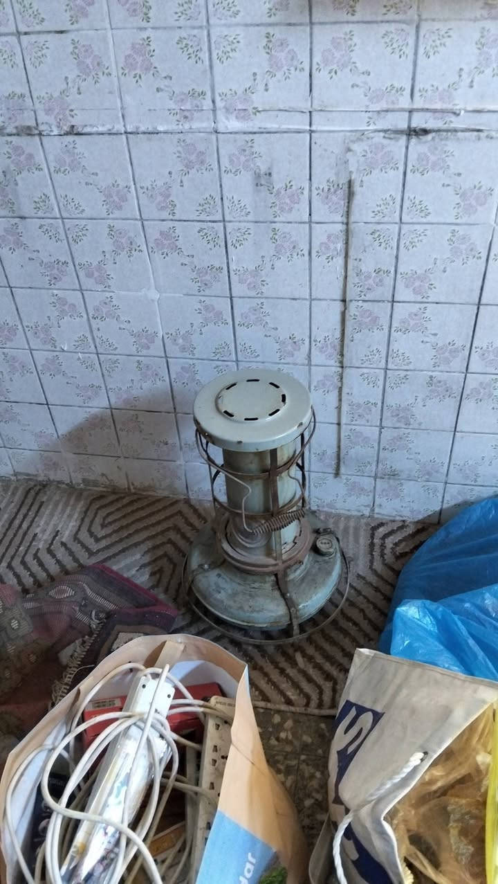 السلام عليكم ثلاجة طباخ ميز طعام وي 4كراسي بردات
صوب علاء الدين عندي صوب صالون هم أي استفسار اتصل بي واتساب ***********  بغداد حي العدل سعر مناسب الكل
