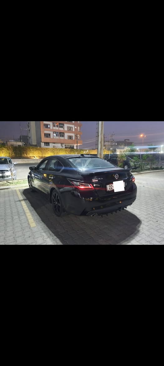 Altima 2017 sr
ممشى ٧٩ الف ميل
حادث السيارة خلفي صندوق و جاملغ ورصعة بسيط بالبنيد 
كير و مكينه بشرط 
كشن كهربا 
بصمات ابواب وصندوق
تشغيل عن بعد
منظومه اوتو لايت زينون بلادي 
تبديل سرعات ستيرن 
سعر : ١١٦ ومجال 
***********
تواجد اربيل
