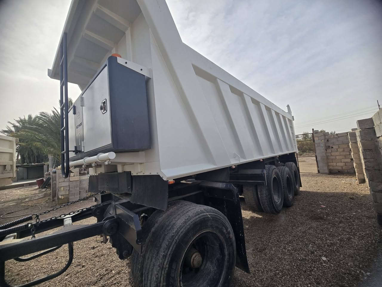 سلام عليكم للبيع مقطورة تخم تاير
حداد جديد بغداد تقاطع النهروان /***********/
شاصي /١٤/دناكير /١٦/حداد سيد حميد جرف النداف
اسعر اتصل علا رقم ماجاوب واتساب
