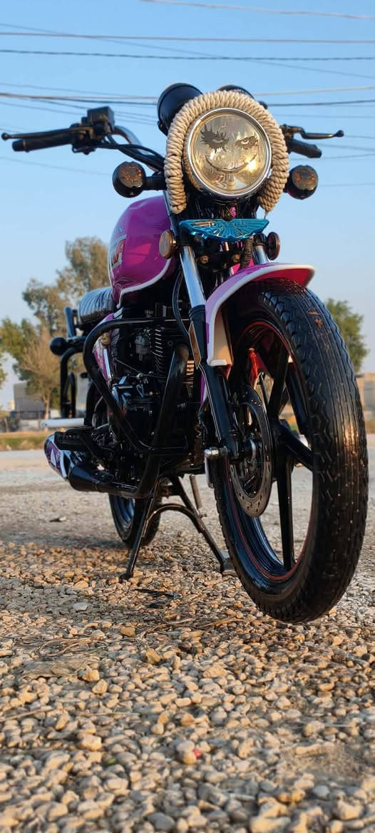 لبيع محرك 150دراجه برغي مامفتوح بيه 2200وبيه مجال ***********
