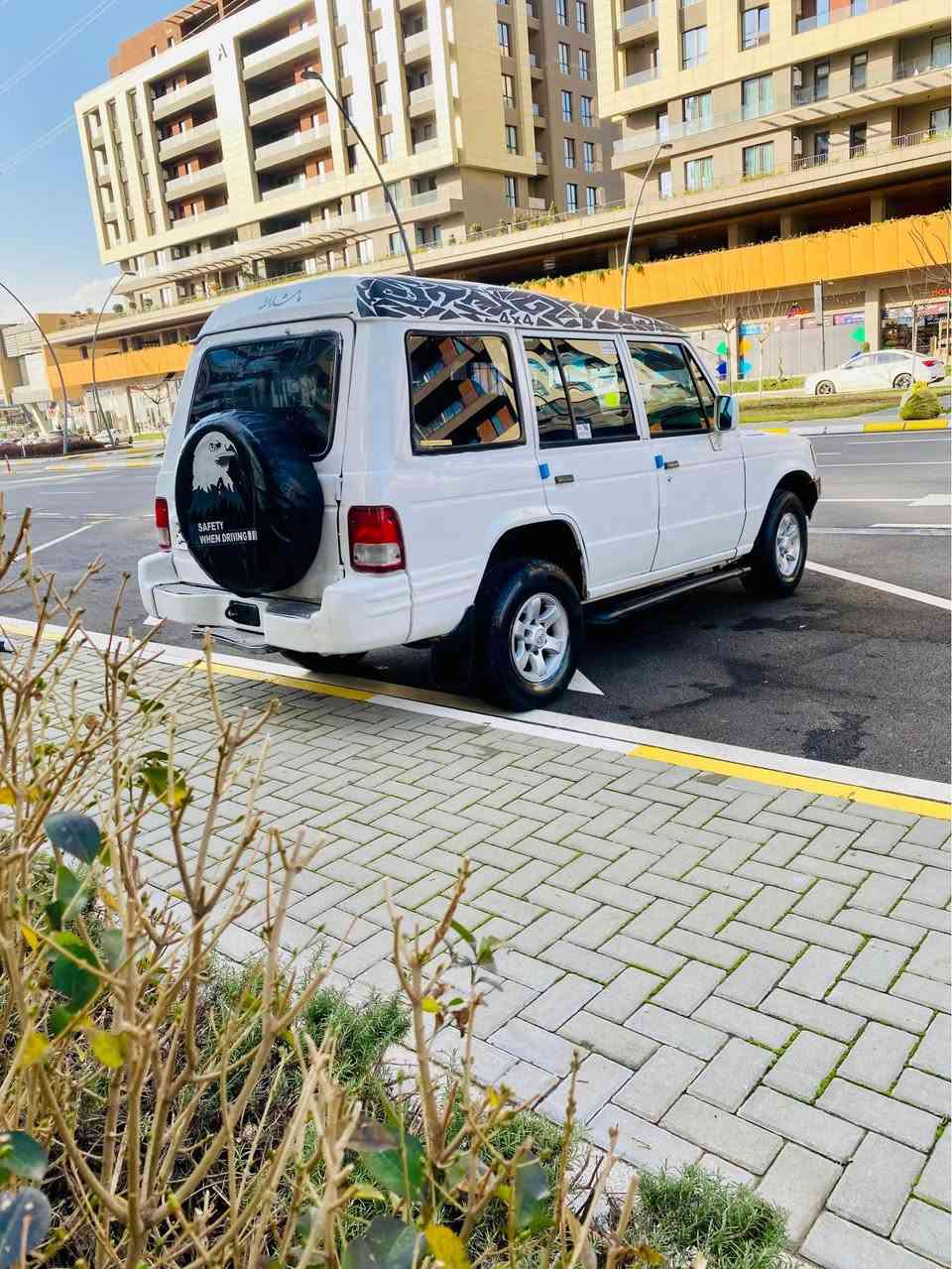 بەناوی خـوای گـەورە                     نرخ 29$مـەجاێکی کەم
گــالـۆبـەر مــاشــالڵە نـــمــونە لە جـوانی وپــاکی❤
گـــێــڕو مــە کــینـه زۆر پـــاک بەشەرت🧿 بـــــەخـــاخ
مـــۆدیل 2001 بــەس ماشالڵەی ئــەوێ نـمونەیە
ئــاڕمـی پــلاسـتـیـک سلێمانی 👌ئـاڕم ئـەولـیـات بەشەرت
 💙دەبـــڵ عەکسل بەشەرت 4‌×4 قورس و سوک💙
ەمــــاشــالڵە زۆر بـــەقــوتە🍁 تــەەقەوڕەقەی نی
هەیکەلی نــمــوونە ناوی زۆر جوان
پـــێش ودوای کــەپس سـەقف وشــانی وەک بــیــلاد🧿
بـــەرگــەدرگــاو نــاوی زۆر جـوان هــەیکەلی نمــونـە💚
کــارەبــایی گـشــت گــیـانی مـــەزبــوتە قـفڵ مەرکەزی
ســـێ ڕیــز کــوشن  تەبرید مەرکەزی  ئاوێنە کارەبا
لایــت  فــڵچە  ئـیشارەت  پــاوەر چــوارجام کارەبا
کوشن وگاعی تازە بــرێک بزمــار👌 مــەکینە بــەخــاخ
جــامـی دواوەی هــیتـەر ..قـفڵ مـــەرکــەزی  ئـاوێنە کارەبا
بـــلـوتـوز AUX CD. زۆر بــێ مـــەســرەفە
***********     *********** السليمانية, العراق
