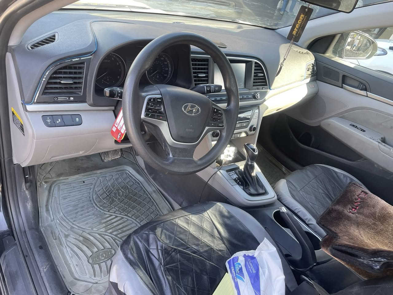 السلام عليكم .٢٠١٨ للبيع بجم كبس نواقصها بس تبريد سياره جاهزه خير من الله موقعها بغداد تحويل بنفس اليوم موقعها بغداد. السياره باسمي .. السعر ١٢٠$ بيها مجال بسيط ‭٠٧٧٢ ٤٧٩ ٤٥١٠‬
