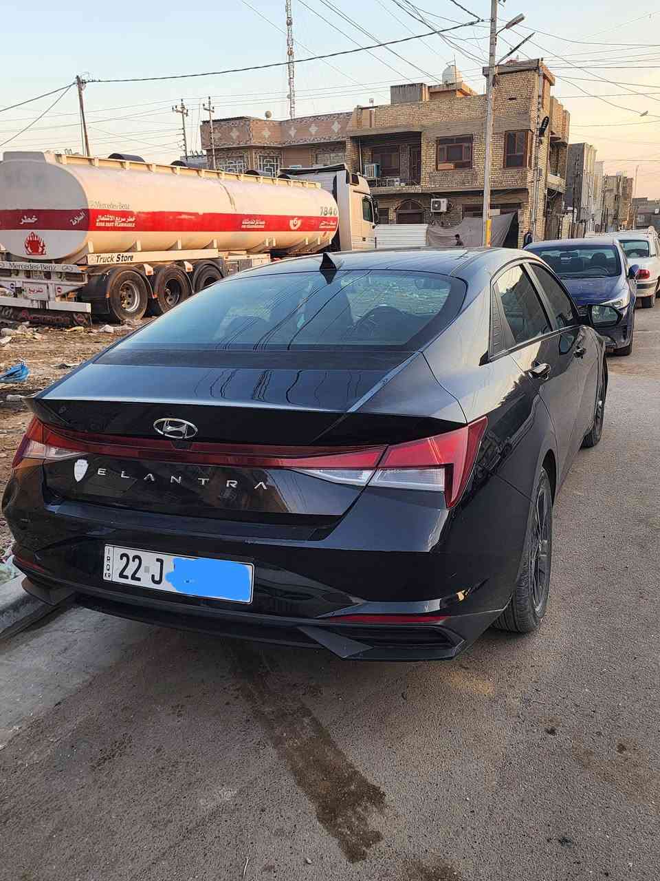 السلام عليكم .... 
النترا 2023
وارد امريكي (بدون صبغ ) عدا الدعاميه الاماميه 
الموصفات 
محرك 2000 دوش 
بصمه تشغيل وابواب وجنطه 
بصمه ترحيب 
تشغيل عن بعد 
رادار امامي 
رادار جانبي 
ثلاث انضمه قياده 
كشنات مخمل 
شاشه كار بلي 
وباقي مواصفات 23 معروفه 
السياره جواهه تخم تاير صدر امامي خلفي جديد 
كير محرك مكفول لغد شاصي كله مكفول السياره ماشيه 57 ميل 
الاستفتار اكثر اتصل عالرقم ***********
