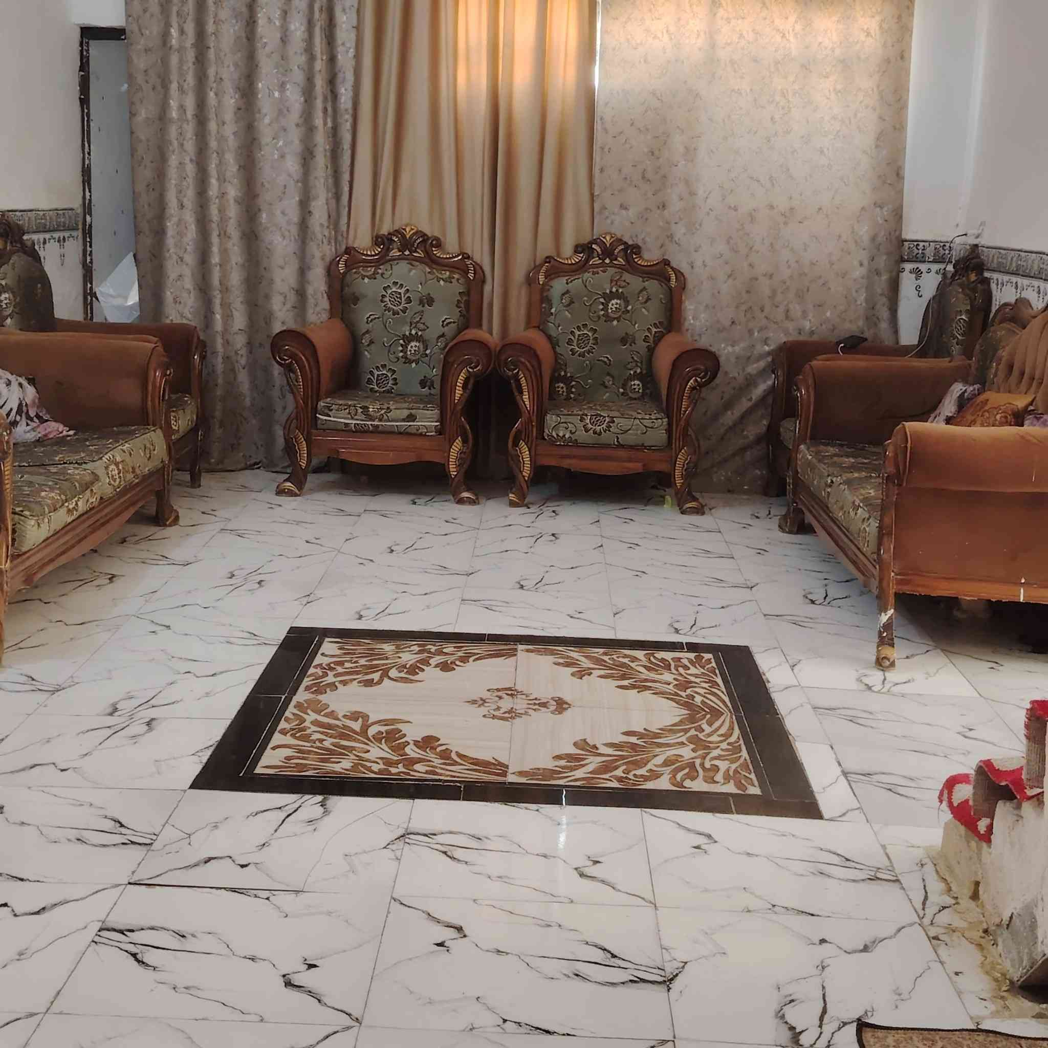 صنف العقار :بيت زراعي للبيع
المساحه :٢٠٠ م
موقع؛: ناصريه _سوق الشيوخ _حي العسكري_شارع الاطفاء_البرج العالي _ نهاية الطابو
المحتويات: غرفتين 5 *4، ديوانيه، مطبخ، صاله، حمامات، مناور ٢،ساحه

الخدمات : تبليط _مدارس_ مجاري _ماي _كهرباء بالباب

السعر : ٣٥ وبي مجاا بسيط

للتواصل والاستفسار :: علي دخيل //***********
