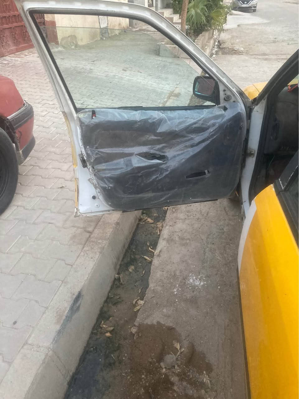 شرط التحويل والوكالة 
وادليك على صاحب السنويه 
وينطيك وكاله 
السياره مابيها اي نقص كامل 
صدر امامي جديد 
تايرات نص عمر 
كير محرك اوبل فكترا ١٦ 
لايتات زينون 
السياره بدون نقص شغل واطلع 
مسجل بتطبيق بلي 
سنويه منتهيه من ٢٠١٩ 
سنويه كارتوني 
بيها بطاقه بانزين بس ماجايبينه الي 
انطيك رقم الي يمه بطاقه البانزين 
وسياره ماعليها حجز فقط عليها غرامه ٤٠ الف اني انطي الك عنوان السياره كركوك
سعره ١١ اوراق وبي مجال قليل 
*********** كركوك, العراق
