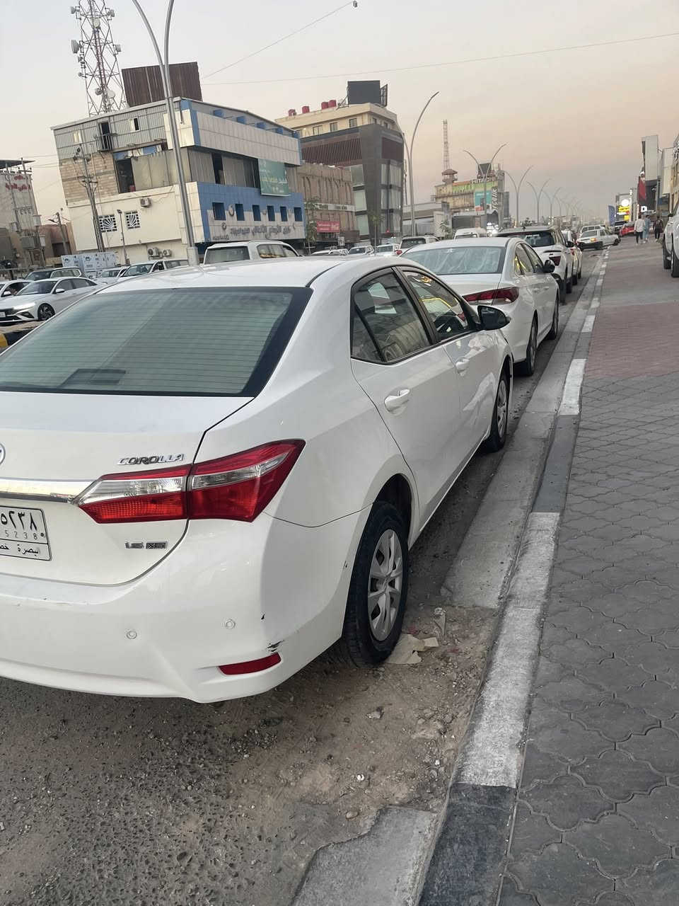 السلام عليكم كورله 2015 خليجي بصره بأسم للبيع ماشيه 133 الف مكفوله صبغ لكن بيها بارد والسياره جاهزه وسعرها 145 وبيها مجال ***********
