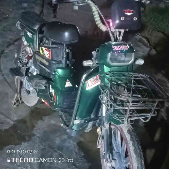 سلام عليكم 
دراجه شحن البيع 
بطاريات جدد 
عقل جديد
سرعه 75حقيقي60
مكان ديالى بعقوبه بهرز
سعر 350وبي مجال
موجد خاص 
رقم ***********
