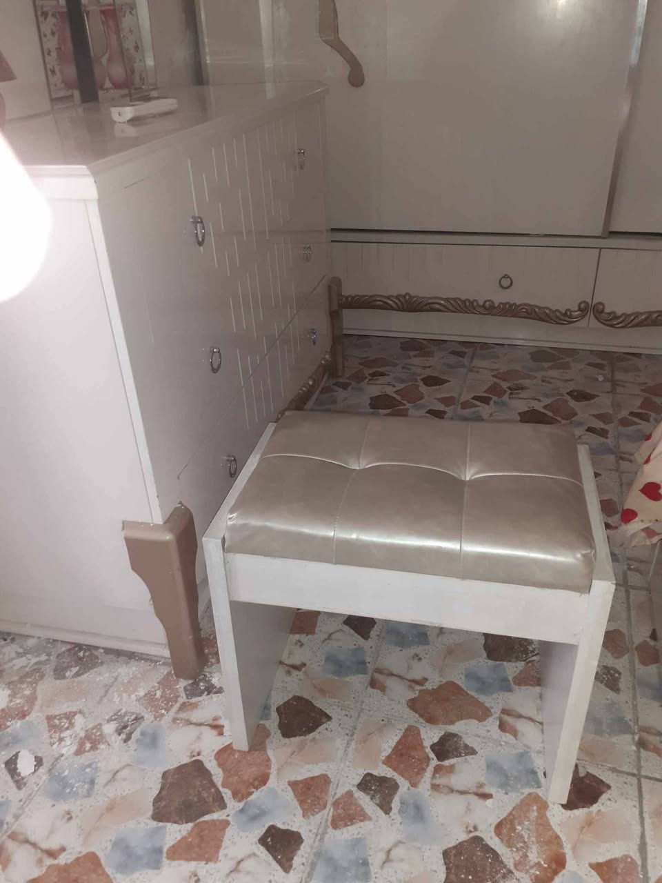 غرفه نوم للبيع السعر ٤٢٥ وبيها مجال بسيط مكان مواصلات الشرطه تواصل خاص جدآ نضيفه ٨ قطع


**إذا كنت صاحب هذا الإعلان وتريد حذفه لأي سبب، رجاءا أرسل رسالة إلى الدعم الفني**