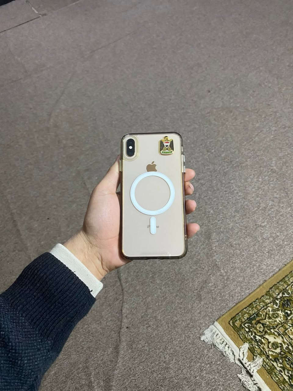 للبيع آيفون XS Max (العملاق) بسعر كسر وما تلقى مثله بالسوق!
✅ المميزات اللي تهمك:
​الشاشة: شاشة الماكس الكبيرة والواضحة (أصلية) وبدون أي عيب أو طك بالجام.
​بصمة الوجه (Face ID): شغالة طيارة وشرط الفحص.
​البطارية: 100% يعني الجهاز شحنه فول وما يغدرك بنص اليوم.
​الأداء: الجهاز سريع جداً بكل البرامج وبوبجي، ويدعم كل ميزات الآيفون الحديثة.
​⚠️ ملاحظة للأمانة: الظهر فيه فطر بسيط جداً (مثل ما موضح بالصور)، بس الجهاز من داخل نظيف جداً وما مفتوح تصليح (بس البطارية مبدلة جديد). تلبسه كفر ويصير الجهاز جديد تماماً.
​💵 السعر: 195 ألف دينار (وبيه مجال طيب للجاد والشراي).
📍 الموقع: الموصل - بايبوخت (نتلاقى يم مدرسة بايبوخت، تفحص على راحتك وتستلم).


**إذا كنت صاحب هذا الإعلان وتريد حذفه لأي سبب، رجاءا أرسل رسالة إلى الدعم الفني**