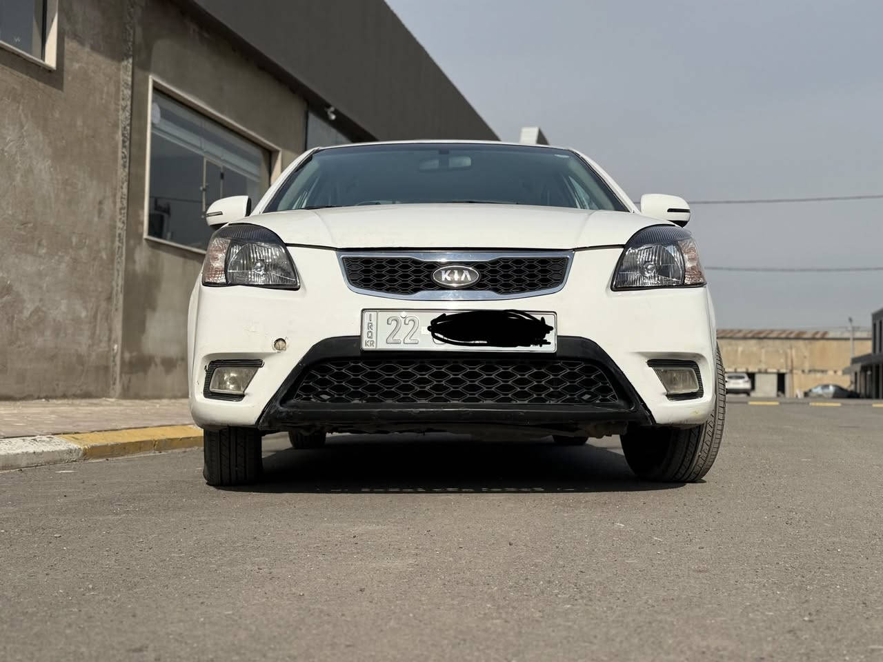 السلام عليكم
كيا ريو 2012
رقم اربيل 
هزة ورقم وسنوية جديدة باسمي 
محرك 16
كير ومحرك شرط 
مواصفات
اربع تايرات جديدة 
اشاير بالمرايات
لايت زنون عالي ناصي 
تحكمات ستيرن 
شاشة كبيرة ايباد
كامرة 
جامات كهرب 
قفل مركزي
السيارة مصرف عليها كامل جاهزة من جميع النواحي  
الضرر ربع باب 
السعر ١٠٣ وبيها مجال 
مكاني موصل الجانب الايسر 
للاستفسار التواصل على الرقم بالاتصال او مراسلة واتس 
***********
