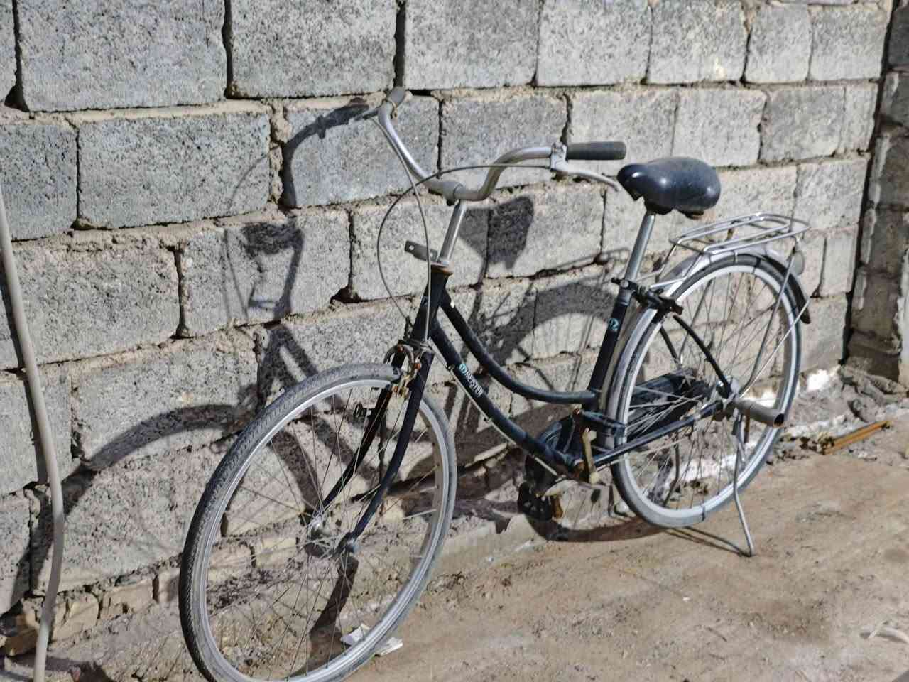 السلام عليكم بايسكل نظيف متروك صارلة سنة للبيع رايده ب 50 الف قفل


**إذا كنت صاحب هذا الإعلان وتريد حذفه لأي سبب، رجاءا أرسل رسالة إلى الدعم الفني**