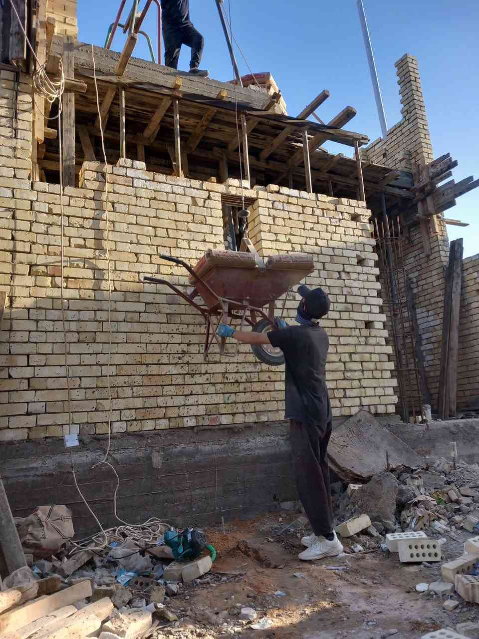 ونج تصعيد مواد البناء طابوق رمل اسمنت شتايكر زميج بلوك في جميع مناطق بغداد الاتصال على الرقم التالي***********
