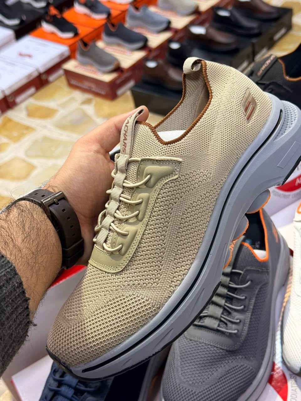 خطوتك تبدي من هنا👟 
تشكيلة أحذية رجاليه مميزه. أحذية مريحة .ستايل عصري وخلي كل خطوة تحچي عنك👍 
خامة عالية✔️
راحة تدوم طول اليوم✔️ 
تصاميم تناسب جميع الاذواق✔️
 متوفر اكثر من موديل 
الاحجام 40.41.42.43.44.45
متوفر توصيل لجميع المحافظات 
للطلب والاستفسار مراسلة الصفحه او من خلال تطبيق الواتساب ***********
العنوان-الانبار- راوه الجديده الشارع العام.
