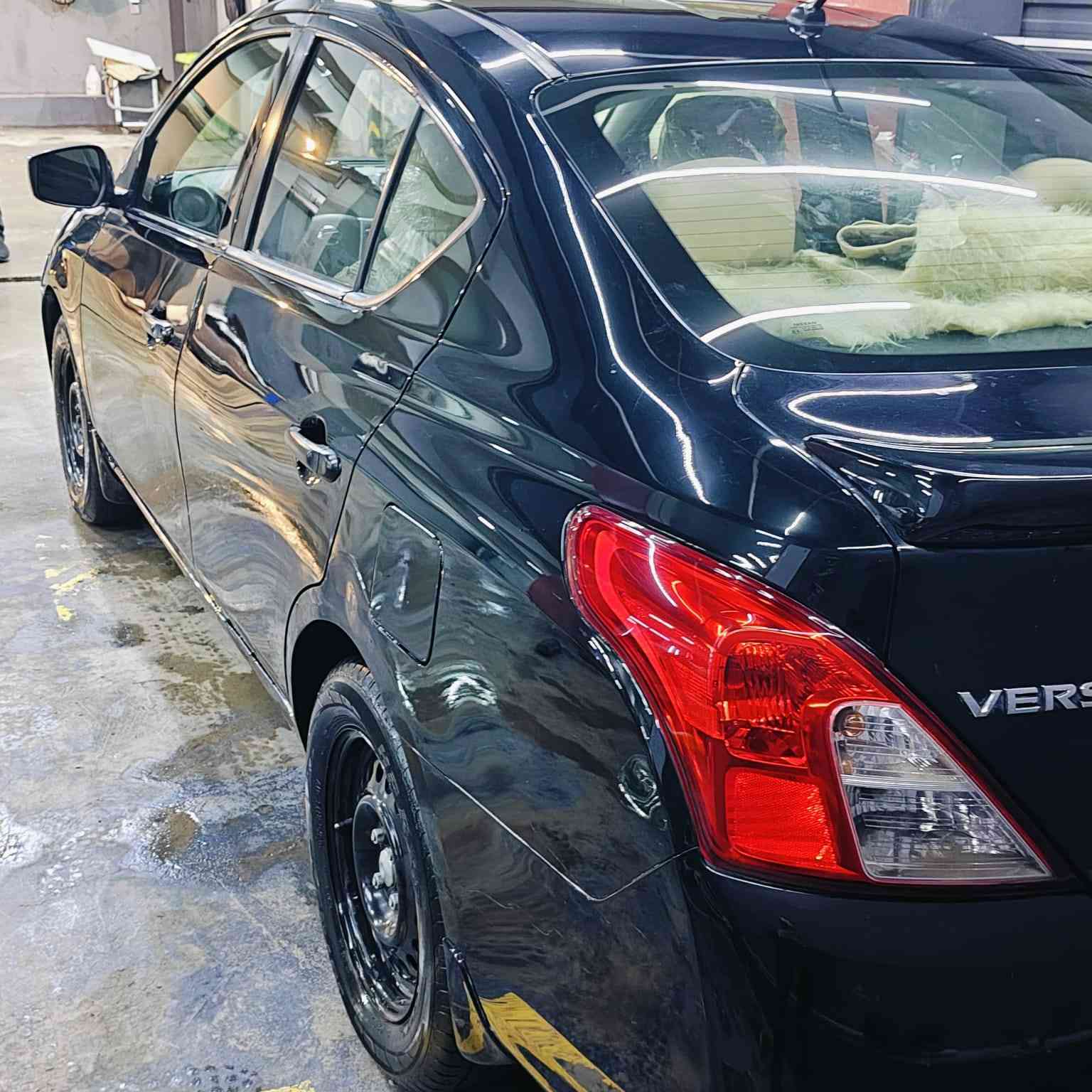 السلام عليكم نيسان فيرسا
موديل ١٧ 

وارد أمريكي 
 عداد المشي 90 
 بجب كبس
حادث  نص باب السايق صبغ وباب مبدل  تبديل فقط و صور السونار موجوده 
 
 سياره كلش نضيفه بدون اي نقص    رقم
 سليمانيه هزه جديده  تحويل ثاني يوم 
سعر 89
الشراي يتصل ويدلل 
***********
***********
***********
