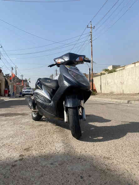 سلام عليكم شلونكم الشباب دراجه سكنس فحل للبيع الدراجه رمبه قبل 7 اشهر منزلها من الضلال مكينه مكفوله شلعه ومعدل طك بل كاع كلجات بلاديه
الدراجه نورل خط واحد بيها هندر 
العنوان الشعب شارع الصحه 
الدراجه بيها ترتيبات لايت منضومه كامله بيها رماش 
بيها ستيكرات جماليه 
مابيها كل نقص بس كفرات شوي يراد الهن تطبيك
بيها يدات بيرك رياضي وبانزين رياضي تايرات جدد جلاتيني

 السعر ب 900 وبيها مجال بسيط تجي تشوف وتامر امر

الرقم ***********
