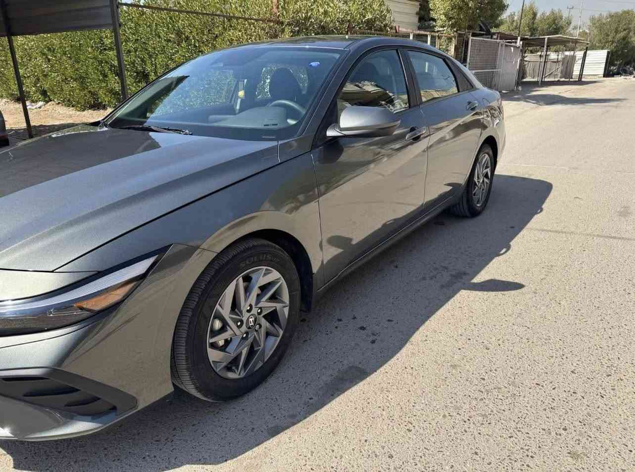 هايبرد
لون زينوني حادث  فقط دعاميه  
حديد كله مكفول 
رادار امامي جانبي خلفي
تحديد مسار قيادة آليه 
دشبول الكتروني 
انظمة قيادة 3
كروز سرعه 
فول تحكم استيرن جهتين 
لد بل تشبول متغير الالوان 
شاشة تدعم كار بلي 
كامرا خلفيه دواره
مانع تصادم امامي خلفي
نقاط عمياء 
السياره ماشيه 8 الف 
مكان السياره بغداد الدوره
صور الحادث موجود بلمنشور 
السعر 162 بيه مجال 
 
  ***********للستفسار
